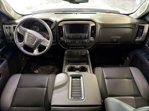 Used 2018 GMC Sierra 2500 SLT w/ All Terrain HD Package image 10