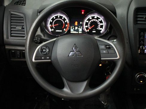 Used 2023 Mitsubishi Outlander Sport ES image 25