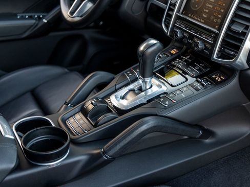 Used 2016 Porsche Cayenne image 56