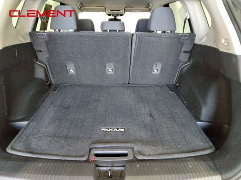 Used 2023 Nissan Rogue S image 11