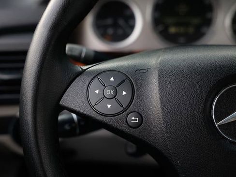 Used 2010 Mercedes-Benz GLK 350 2WD w/ Multimedia Pkg image 30