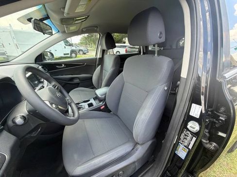 Used 2019 Kia Sorento FWD V6 image 13