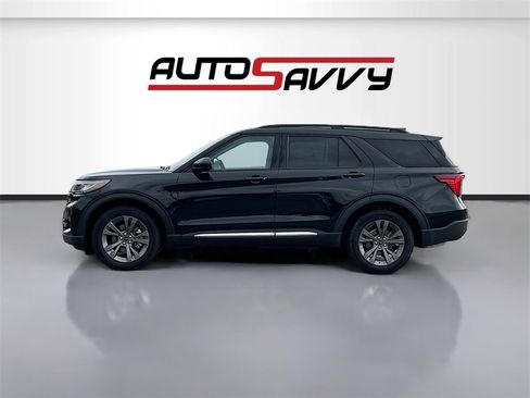 Used 2025 Ford Explorer Active w/ Active Comfort Package image 4