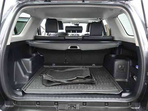 Certified 2022 Toyota 4Runner SR5 Premium image 31