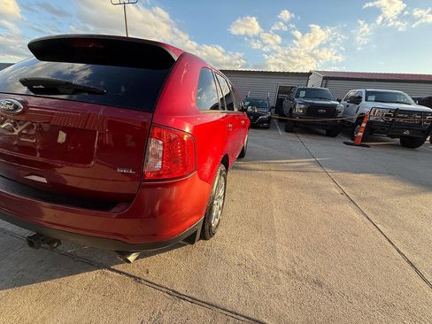 Used 2013 Ford Edge SEL image 19