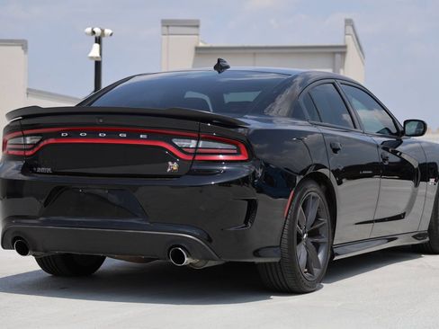 Used 2019 Dodge Charger Scat Pack w/ Plus Group RWD image 4
