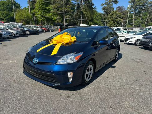 Used 2015 Toyota Prius Three image 2