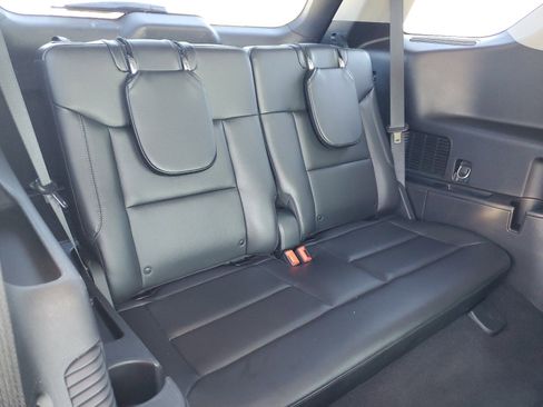 Used 2021 Ford Explorer Limited image 12