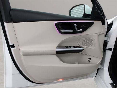 Used 2024 Mercedes-Benz C 300 Sedan image 10