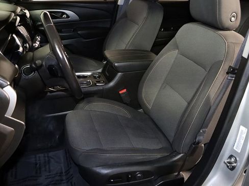 Used 2019 Chevrolet Traverse LT image 4