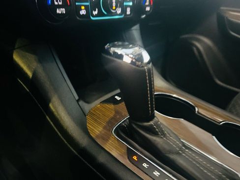 Used 2017 GMC Acadia SLE image 30