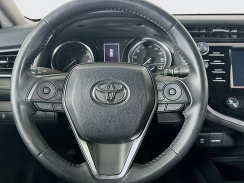 Used 2018 Toyota Camry SE FWD image 17