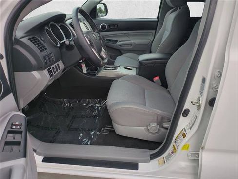 Used 2014 Toyota Tacoma PreRunner w/ TRD Sport Package image 16