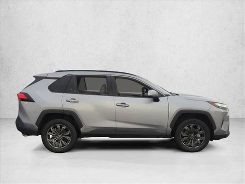 Used 2022 Toyota RAV4 Limited AWD/4WD image 4