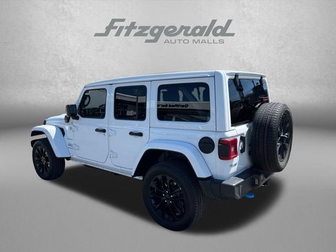 Used 2023 Jeep Wrangler Unlimited Sahara w/ Cold Weather Group AWD/4WD image 8