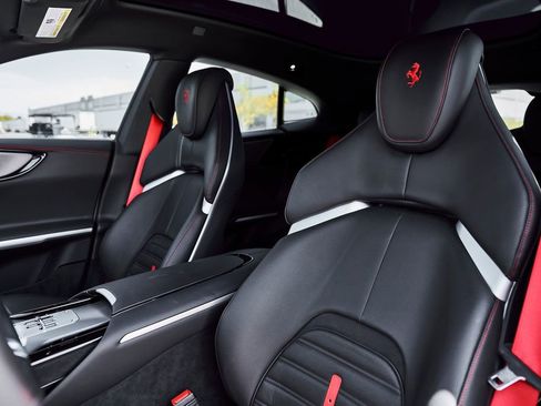 Used 2025 Ferrari Purosangue AWD/4WD image 58