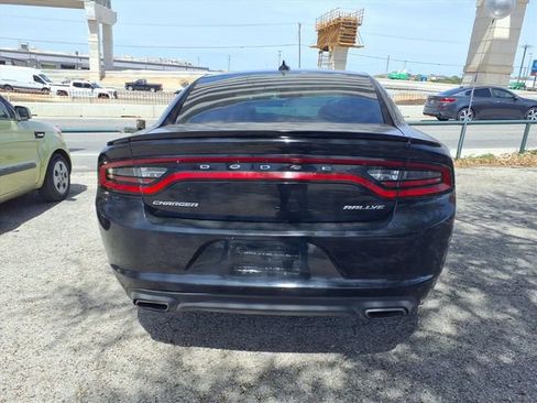 Used 2017 Dodge Charger SXT w/ Rallye Group RWD image 4
