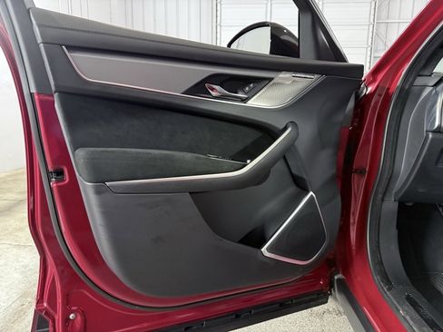 Used 2023 Jaguar F-PACE SVR image 20