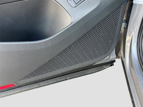 Used 2025 Volkswagen Atlas SE image 18