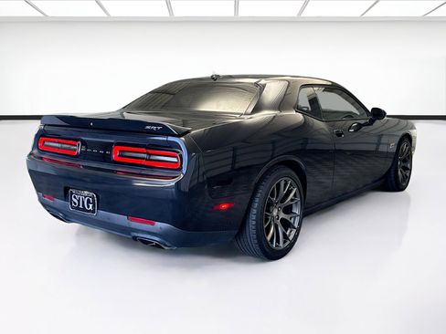 Used 2015 Dodge Challenger SRT image 4
