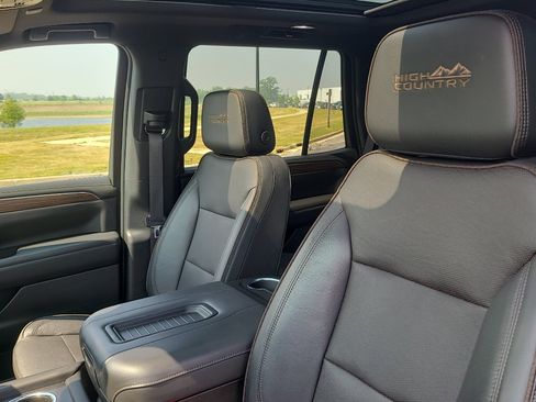 Used 2023 Chevrolet Tahoe High Country AWD/4WD image 18