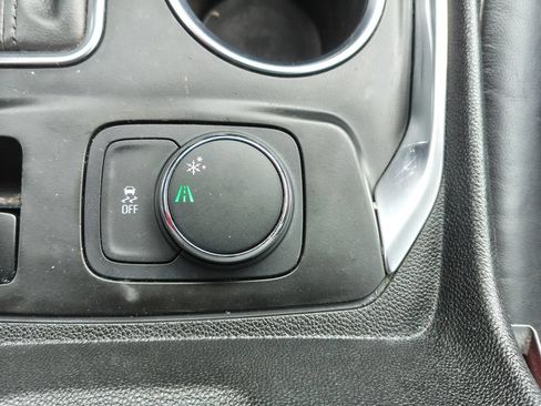 Used 2019 Chevrolet Traverse Premier FWD image 30