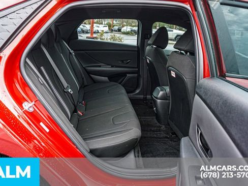 Used 2025 Hyundai Elantra Sport image 21