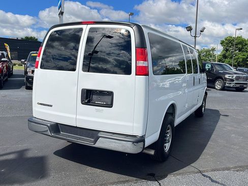 Used 2025 Chevrolet Express 3500 LT w/ LT Preferred Equipment Group RWD image 5