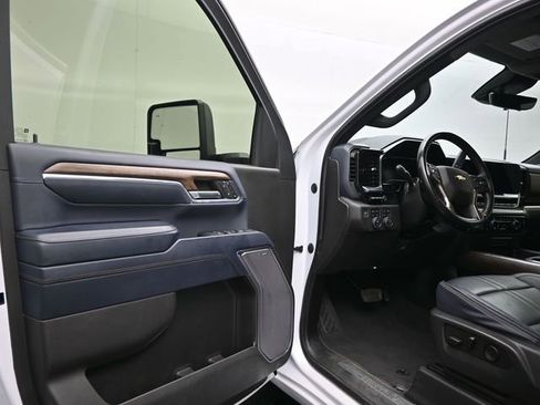 Used 2024 Chevrolet Silverado 3500 High Country w/ High Country Premium Package image 10