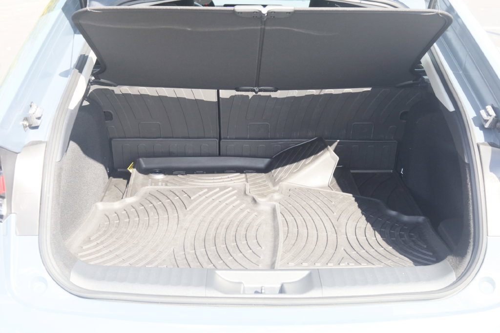 Used 2026 Toyota Prius XLE FWD image 24