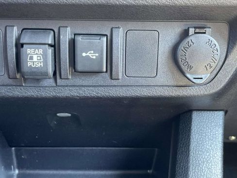 Used 2023 Toyota Tacoma SR5 RWD image 38