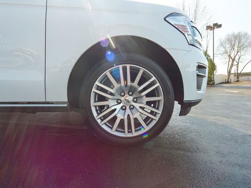 Used 2024 Ford Expedition Max Limited image 16