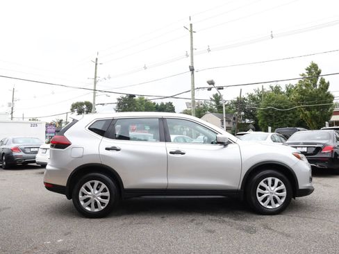 Used 2018 Nissan Rogue S AWD/4WD image 4