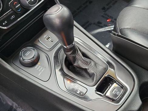 Certified 2023 Jeep Cherokee Altitude Lux image 11