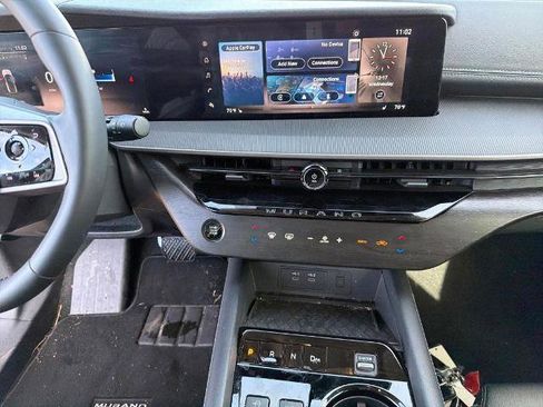 Certified 2025 Nissan Murano SV image 16