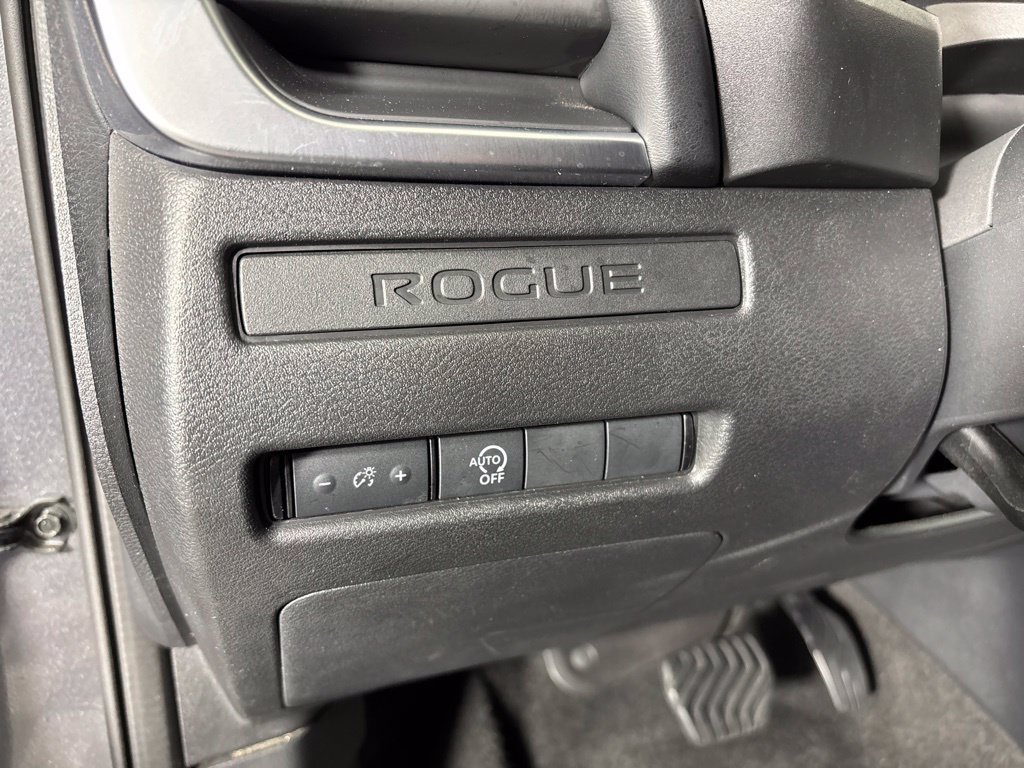 Used 2024 Nissan Rogue S AWD/4WD image 29