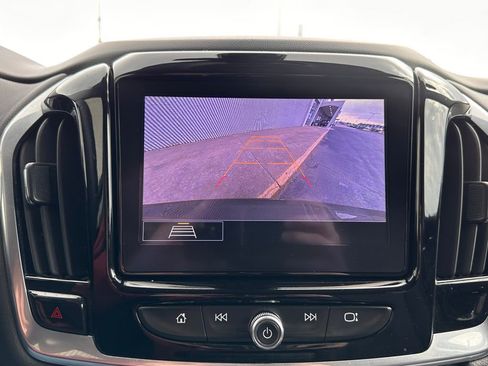 Used 2020 Chevrolet Traverse LT w/ Driver Confidence II Package image 35