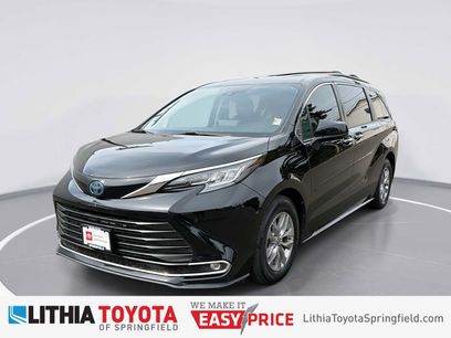 Used 2022 Toyota Sienna XLE