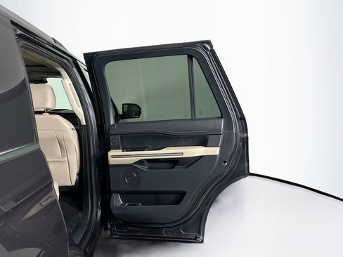Used 2024 Ford Expedition Limited image 33