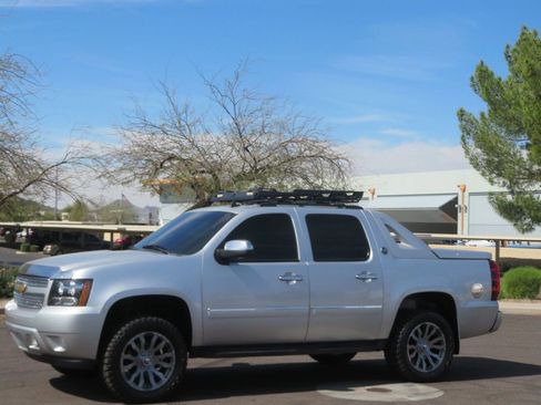 Used 2013 Chevrolet Avalanche LTZ image 1