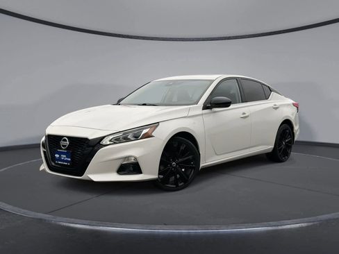 Used 2022 Nissan Altima 2.5 SR w/ Midnight Edition Package image 1