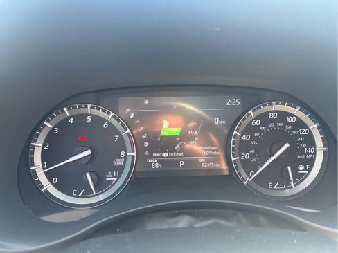 Used 2021 Toyota Highlander XLE image 7