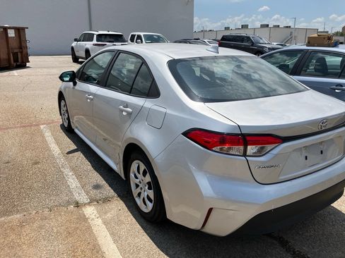 Used 2025 Toyota Corolla LE FWD image 5