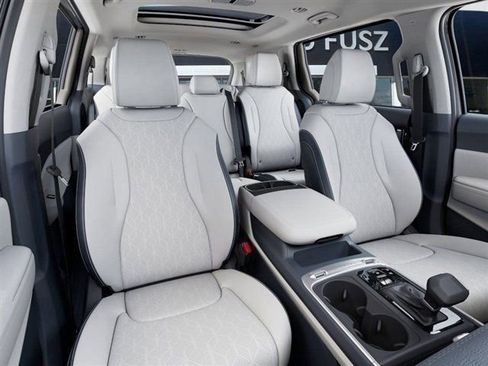 New 2026 Kia Carnival SX FWD image 15