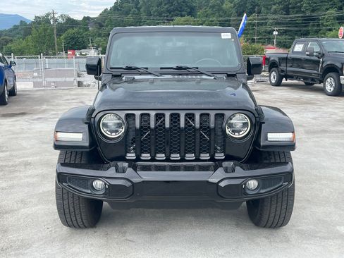 Used 2021 Jeep Gladiator Overland AWD/4WD image 6