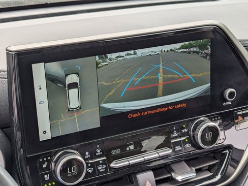Used 2023 Toyota Highlander Limited AWD/4WD image 18