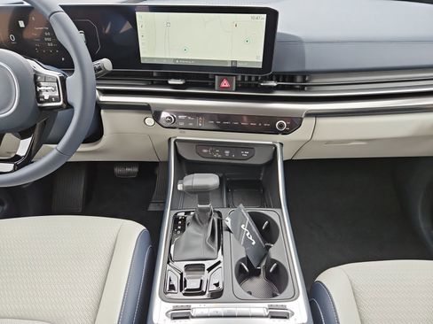 New 2026 Kia Carnival SX image 11