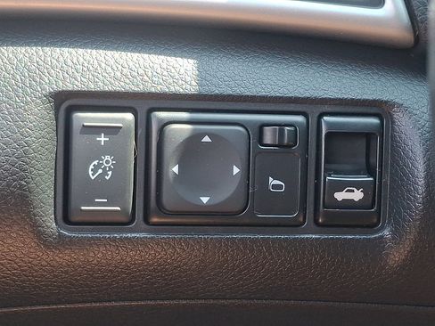 Used 2019 Nissan Sentra SV w/ Special Edition Package FWD image 25