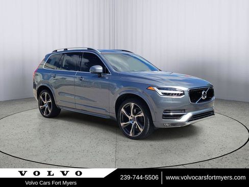 Used 2018 Volvo XC90 T5 Momentum w/ Convenience Package FWD image 1