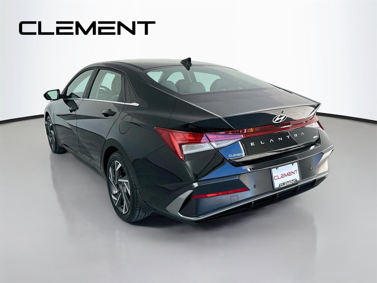Used 2024 Hyundai Elantra Limited FWD image 10